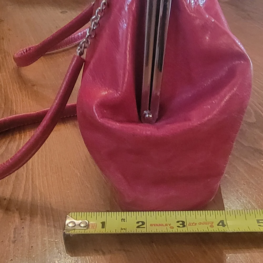Elegant Red Leather Crossbody Hobo Brand Bag - Picture 3 of 5